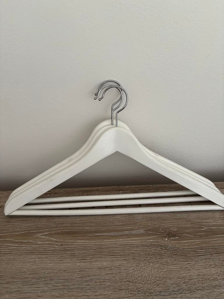 Houten kleerhangers wit ( 3 stuks), Enlèvement ou Envoi, Comme neuf