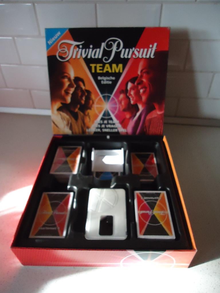 "Trivial Pursuit" TEAM van Hasbro in Prima Staat., Een of twee spelers, Ophalen of Verzenden, Zo goed als nieuw, HASBRO
