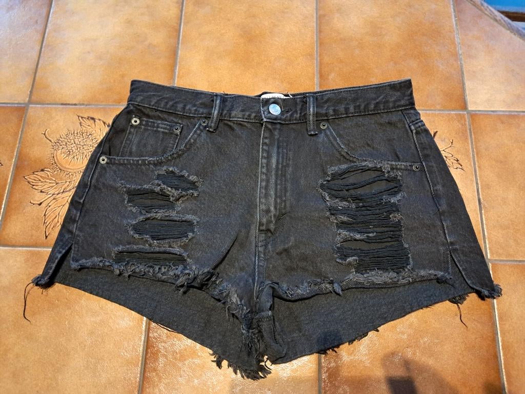 Mini short jean noir Pull & Bear 40, Taille 38/40 (M), Enlèvement ou Envoi, Comme neuf, Pull & Bear