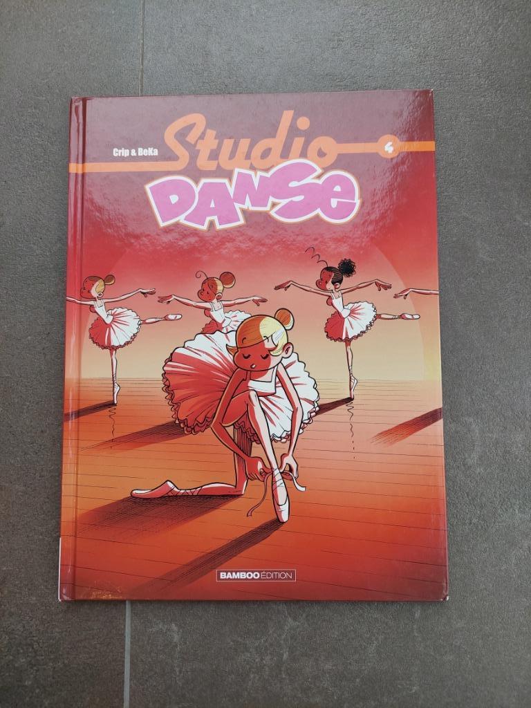 Boek „Studio danse” Volume 4, Eén stripboek, Ophalen of Verzenden, Zo goed als nieuw, Crip & Beka