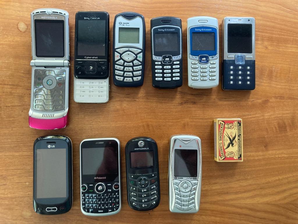 10 téléphones portables défectueux, divers anciens modèles v, Enlèvement ou Envoi, Autres types