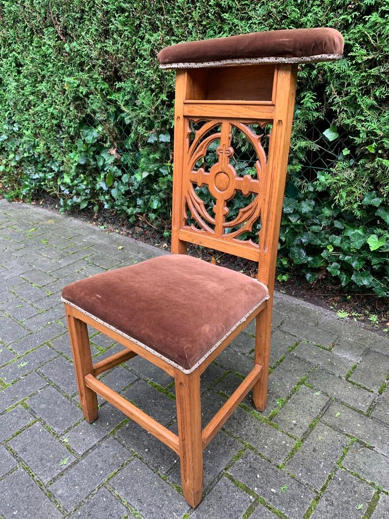 Kerkstoel., Enlèvement