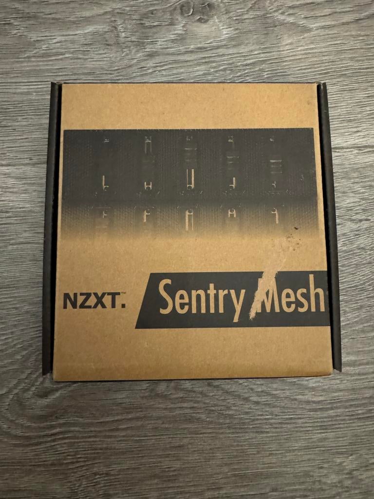 NZXT Sentry Mesh fan controller, Ophalen of Verzenden, Zo goed als nieuw
