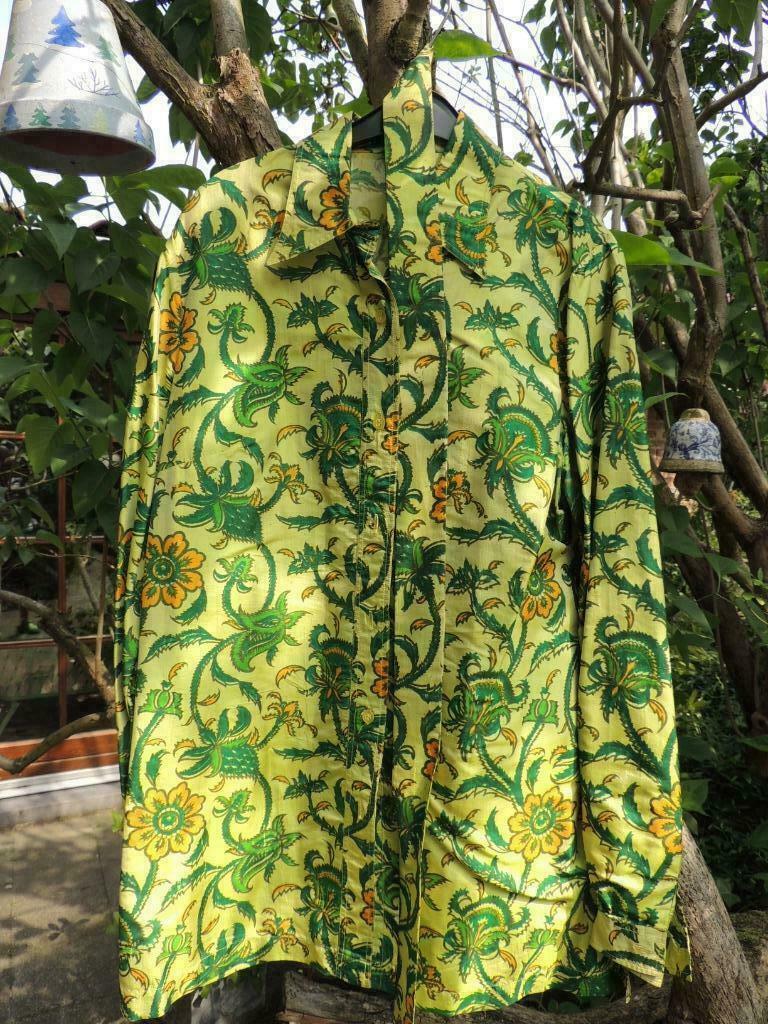 Chemisier en soie vert à fleurs T 48, Enlèvement ou Envoi, Porté, Taille 46/48 (XL) ou plus grande, Vert