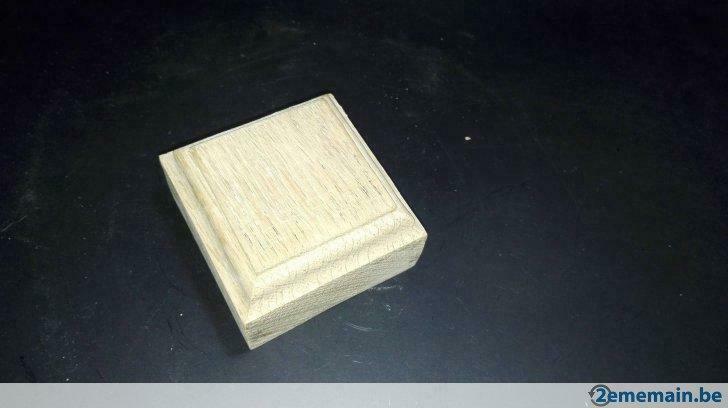 A vendre 2 Socle en Bois naturel 6 cm X 6 cm X 3,5 cm (lot3), Enlèvement ou Envoi, Neuf