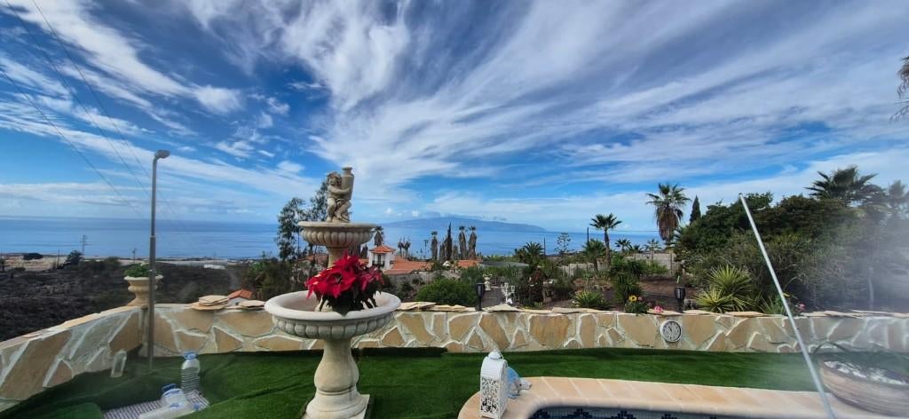 Luxe landhuis te koop Tenerife vlakbij Adeje Guia de Isora, Immo, Dorp, Overige soorten, Spanje, Guia de Isora