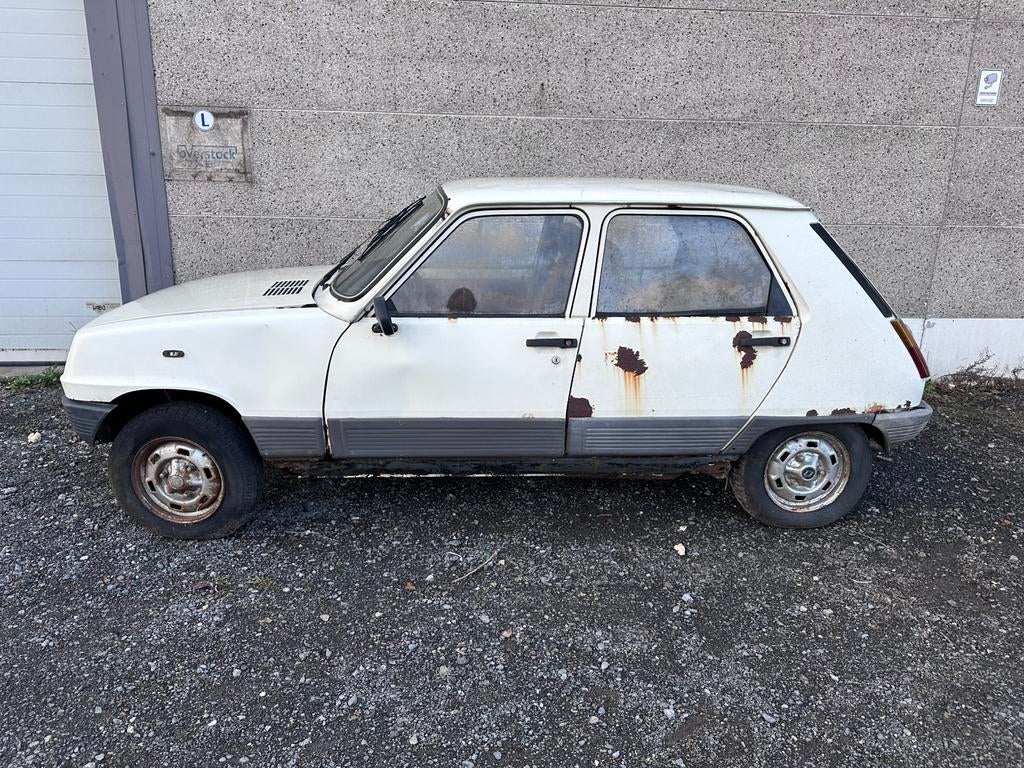 Renault R5 voor afbraak / onderdelen (complete wagen), Auto's, 4 zetels, Renault, Wit, Bedrijf