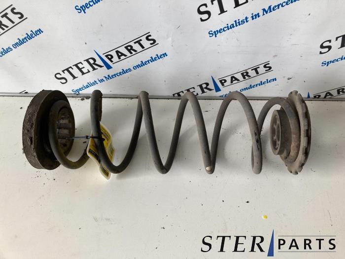 Schroefveer achter van een Mercedes B-Klasse, Ophalen of Verzenden, 3 maanden garantie, Gebruikt, Mercedes-Benz