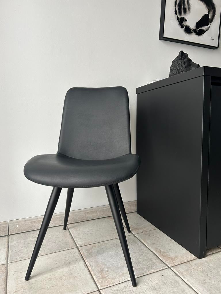 Vier zwarte stoelen lederlook, Enlèvement, Comme neuf, Quatre
