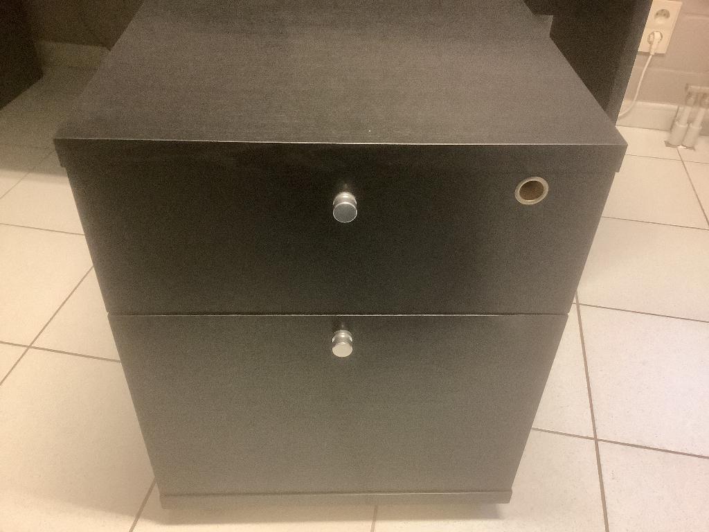 Bureau, Huis en Inrichting, Bureaus, Ophalen, Met wielen, Zo goed als nieuw