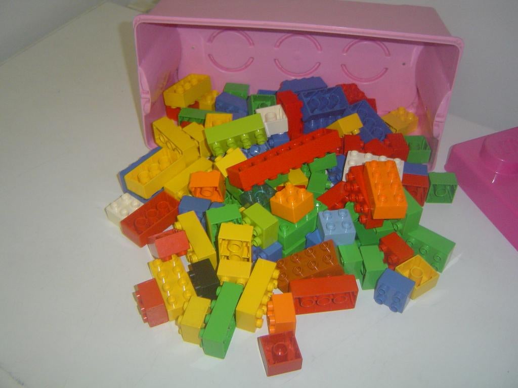 Duplo box met 100 Duplo blokken, Kinderen en Baby's, Speelgoed | Duplo en Lego, Gebruikt, Duplo, Losse stenen, Ophalen of Verzenden