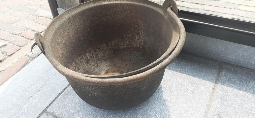 Bouilloire ancienne en fonte, Enlèvement ou Envoi