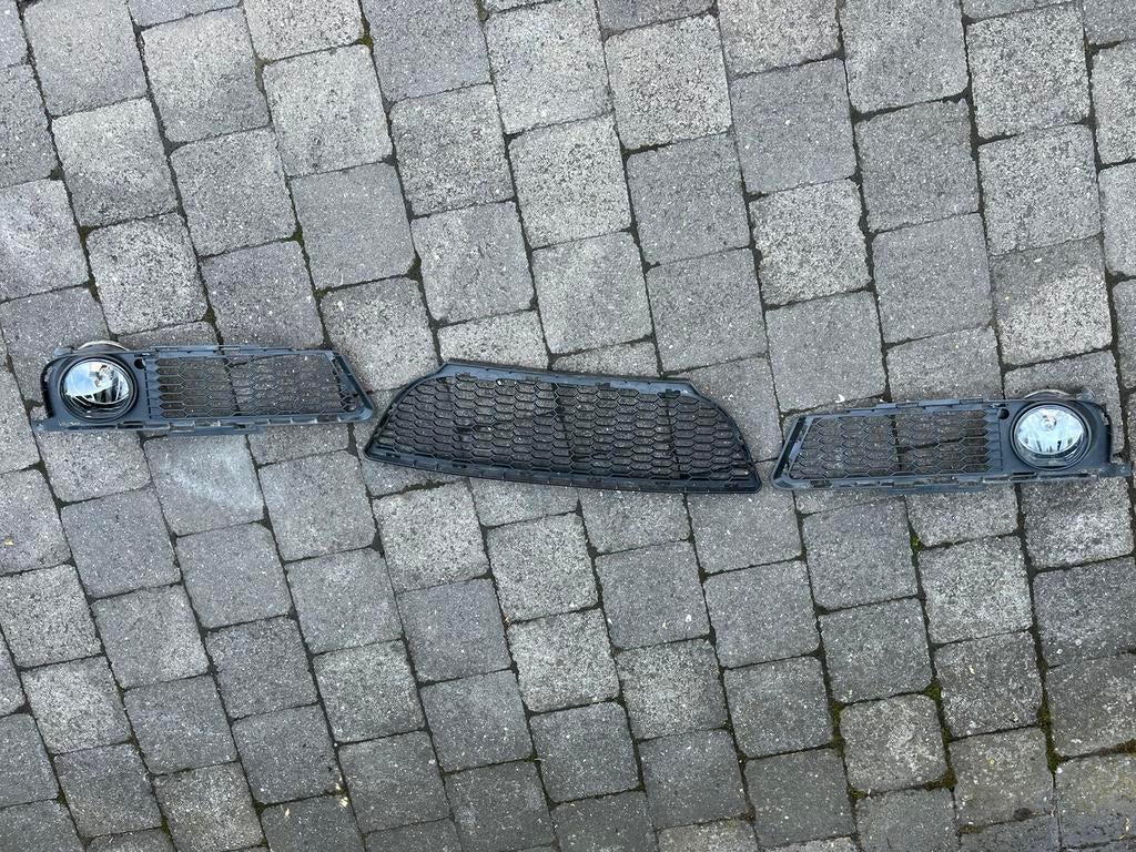 Grilles pare choc bmw e90 M, BMW