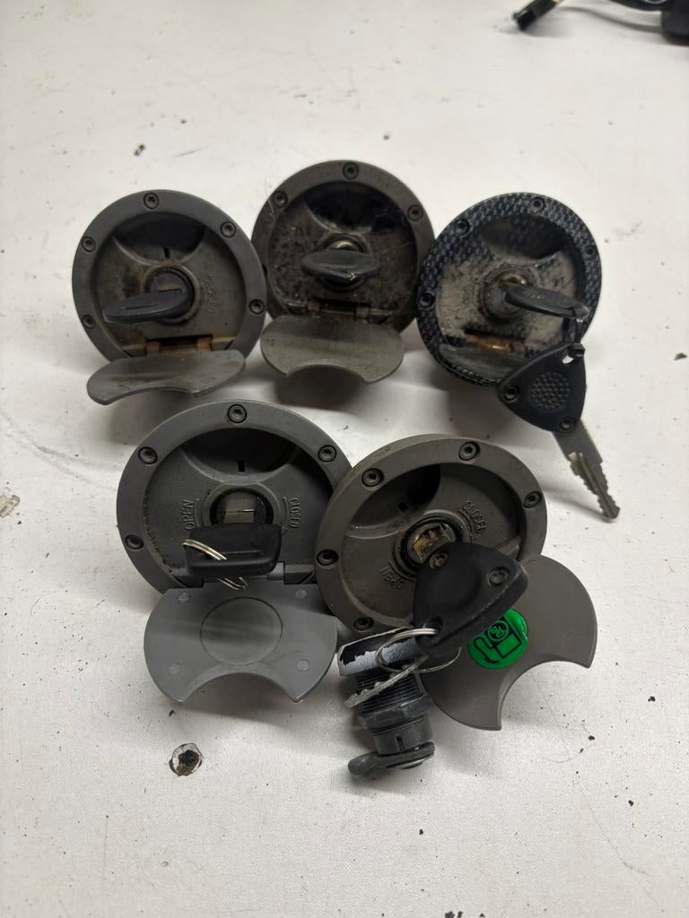 Yamaha Aerox / MBK Nitro Tankdop / Benzinedop MET sleutel, Ophalen, Yamaha