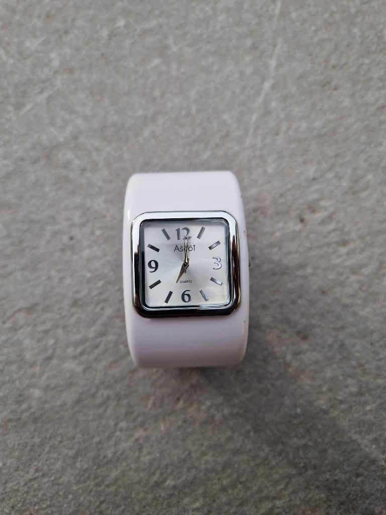 Montre Ascot Design Vintage - SR626SW - Blanche, Enlèvement ou Envoi, Utilisé, Montre-bracelet, Autres marques