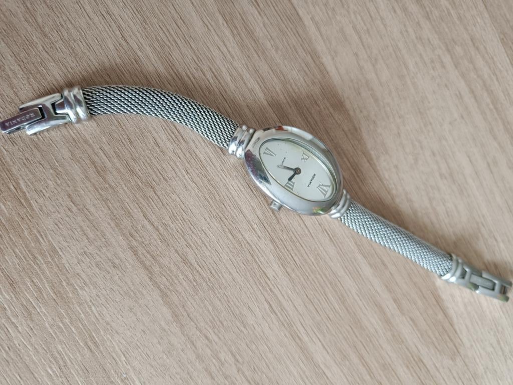 Uurwerk Rodania voor dames, Ophalen