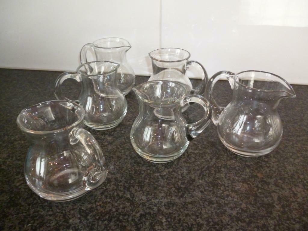 6 pichets en verre carafes à eau haut 9,5 et 10,5 cm pichet, Enlèvement, Comme neuf, Verre