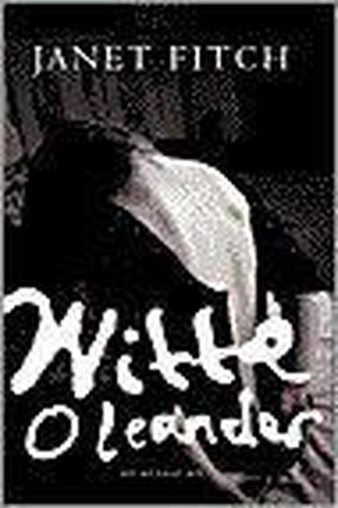 Witte oleander / Portret in zwart / Janet Fitch, Ophalen of Verzenden, Gelezen