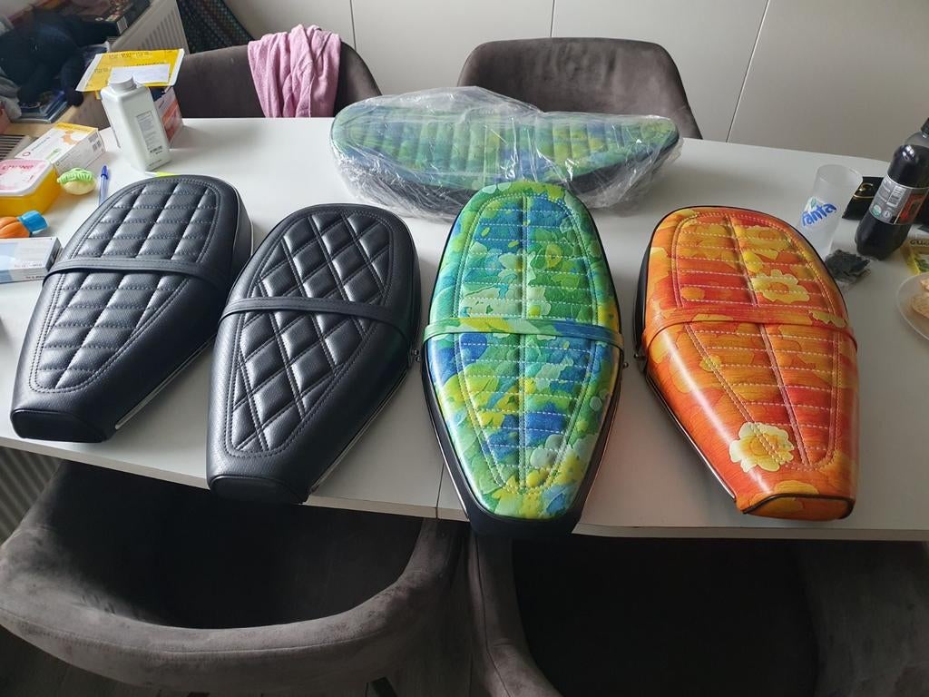 Te koop nieuwe zadels voor honda chaly, Ophalen