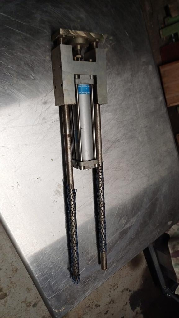 Pneumatische cylinder met geleiding, Ophalen of Verzenden