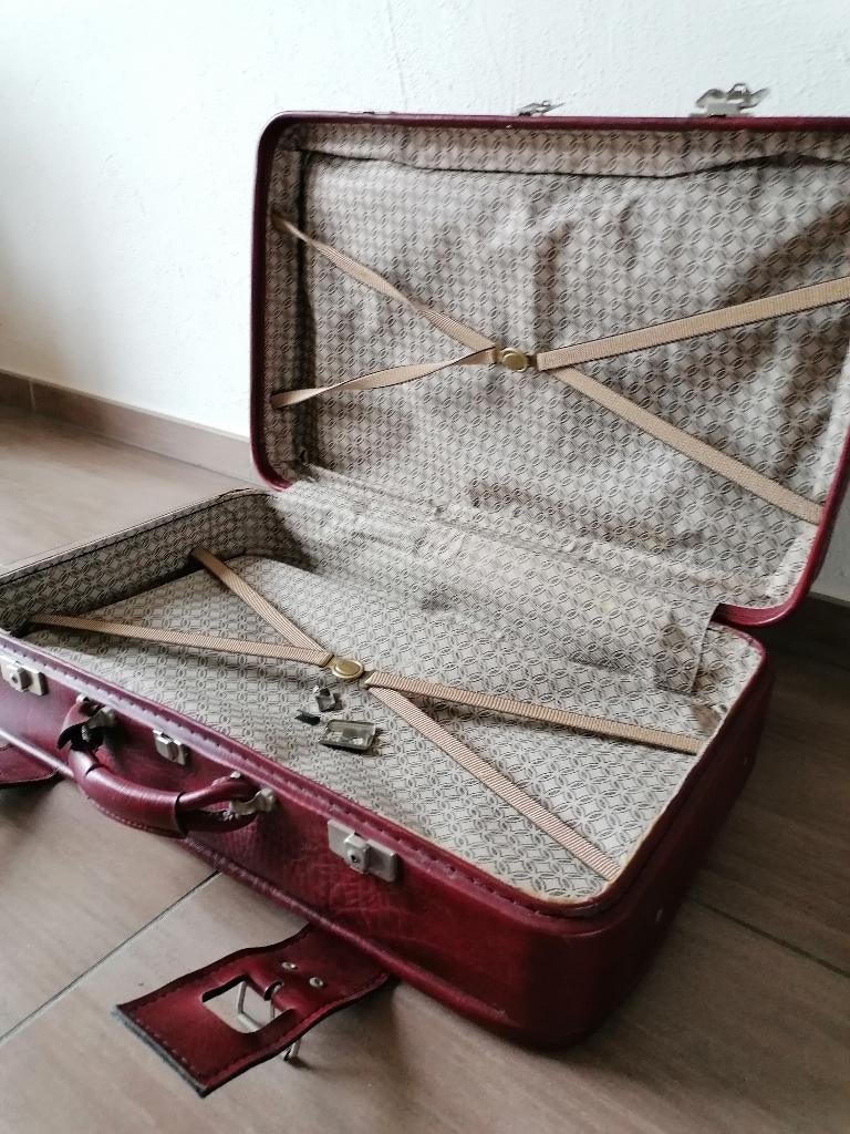Valies, retro, bordeaux,, Handtassen en Accessoires, Tassen | Reistassen en Weekendtassen, Ophalen of Verzenden, Gebruikt, Rood