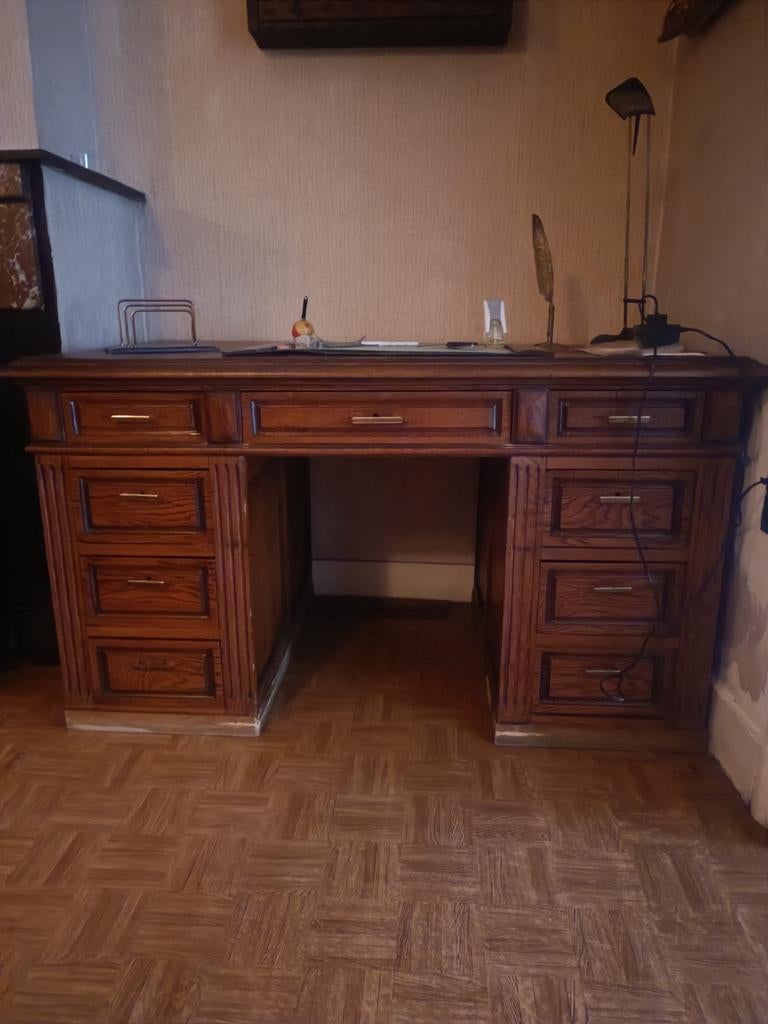 Bureau van massief eikenhout, Ophalen