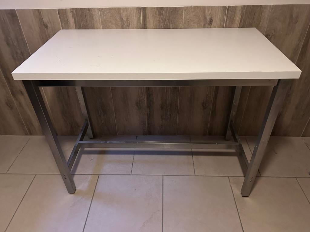 Table blanche moderne pieds métal stable, Maison & Meubles, Tables | Tables d'appoint, Comme neuf, 75 cm ou plus, Rectangulaire