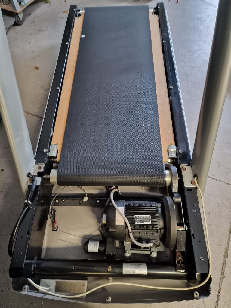 Gereviseerde Technogym Run Excite loopband 2003 t/m 2011, Sport en Fitness, Ophalen, Zo goed als nieuw, Benen, Overige typen