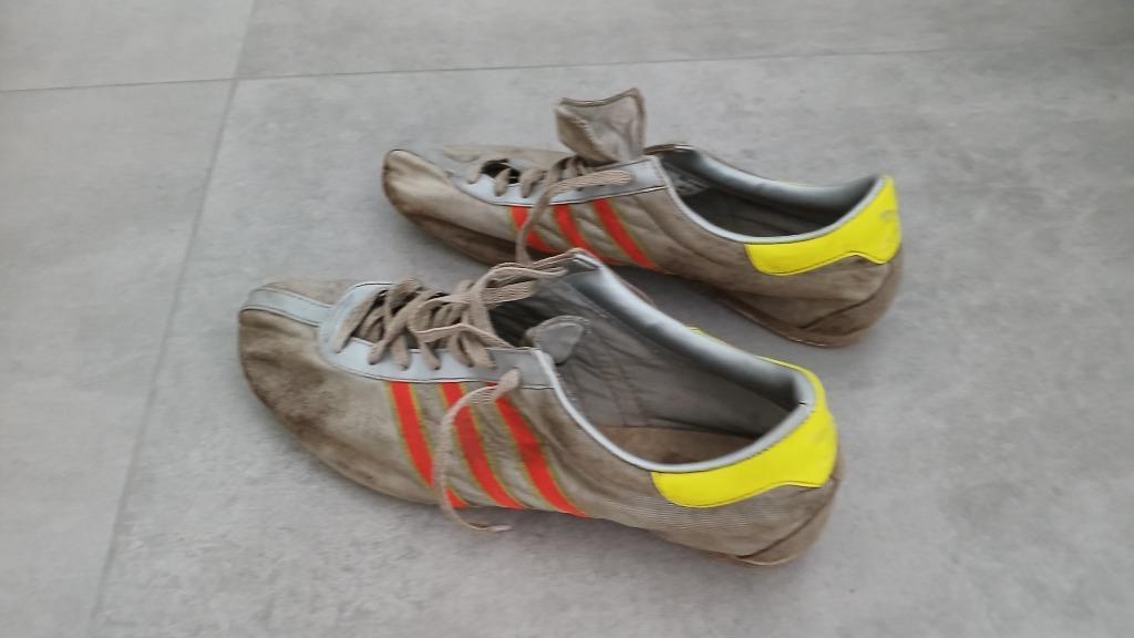 Spikes atletiek - adidas - maat 44,5 + pinnen en sleutels, Ophalen, Gebruikt, Spikes, Adidas