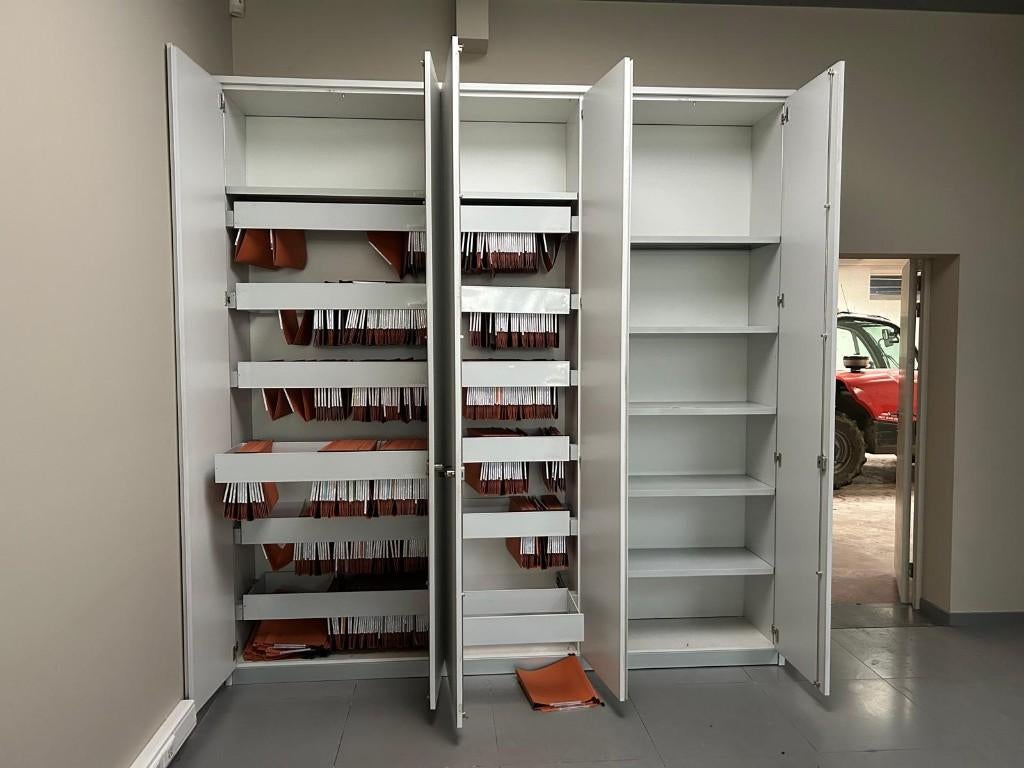 bureaukasten Vitra Point, Huis en Inrichting, Kasten | Roldeurkasten en Archiefkasten, Ophalen, Gebruikt, 200 cm of meer, 200 cm of meer