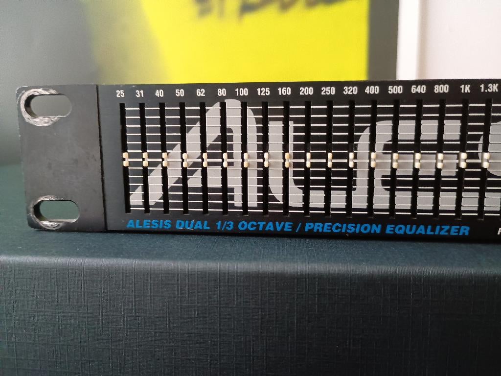 Vintage Equalizer ALESIS M EQ 230, Ophalen of Verzenden, Gebruikt, Audio