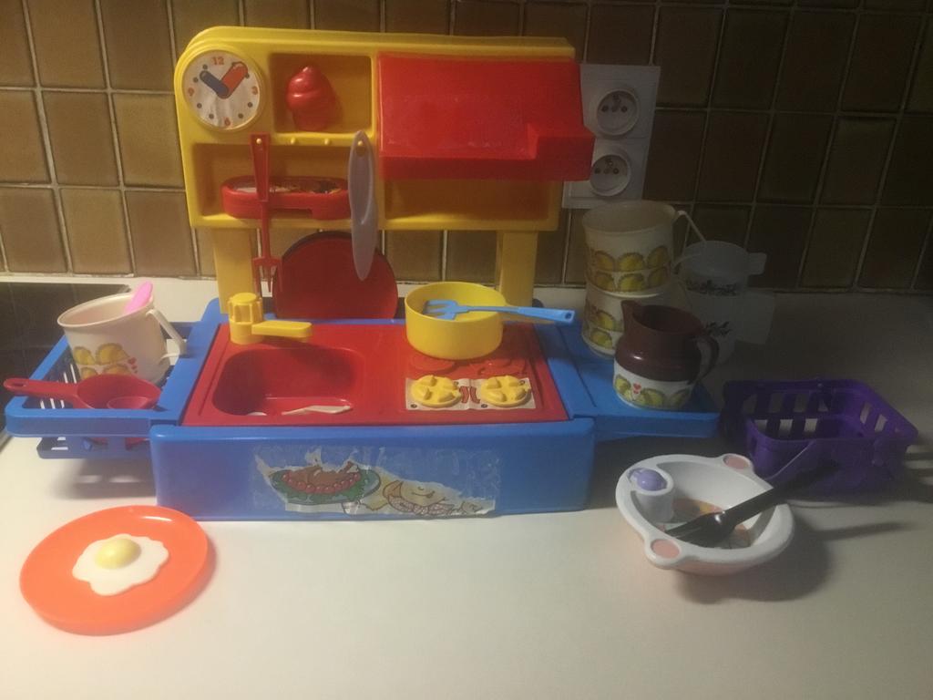 Klein keukentje met attributen., Ophalen, Gebruikt