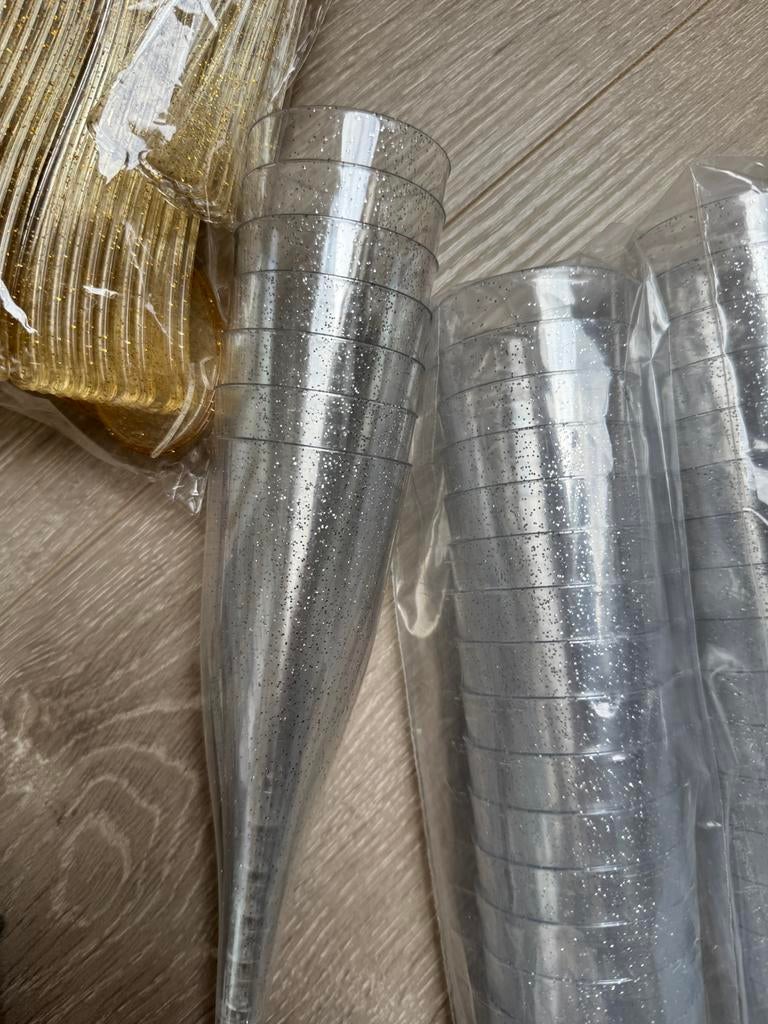 Set feestaccessoires, Ophalen of Verzenden, Zo goed als nieuw