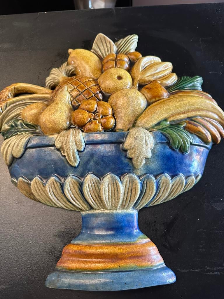 Bas-relief mural en faïence émaillée – Coupe de fruits, Maison & Meubles, Enlèvement ou Envoi, Comme neuf