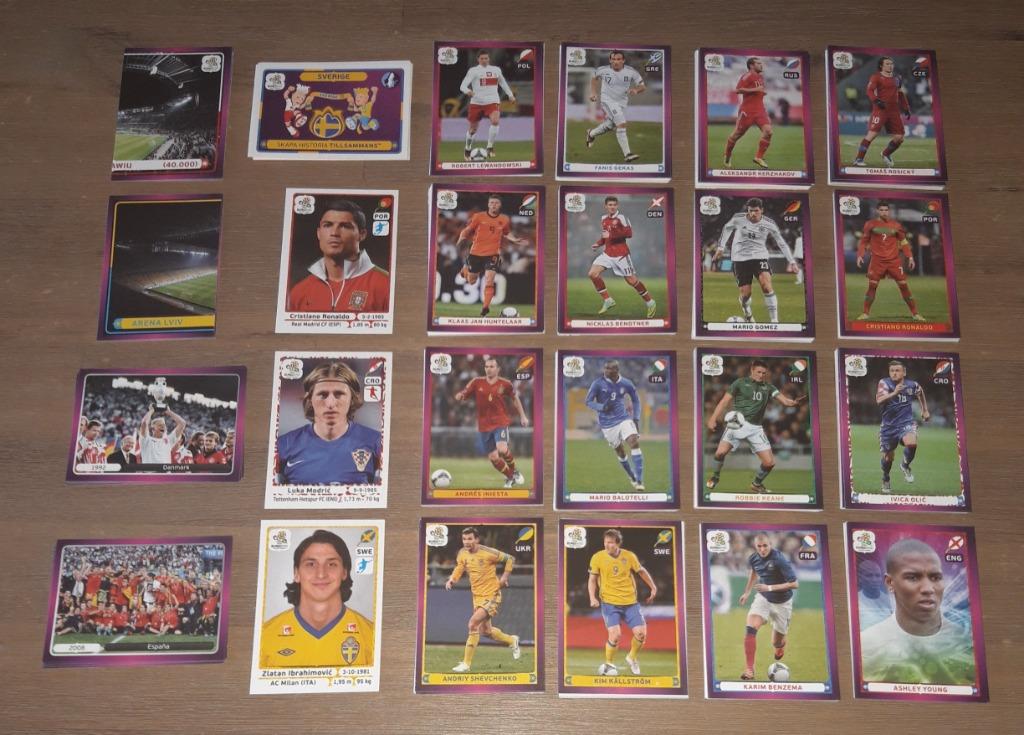 Panini EURO 2012 - 500 stickers met emblemen en mascottes, Verzamelen, Ophalen of Verzenden, Nieuw, Poster, Plaatje of Sticker