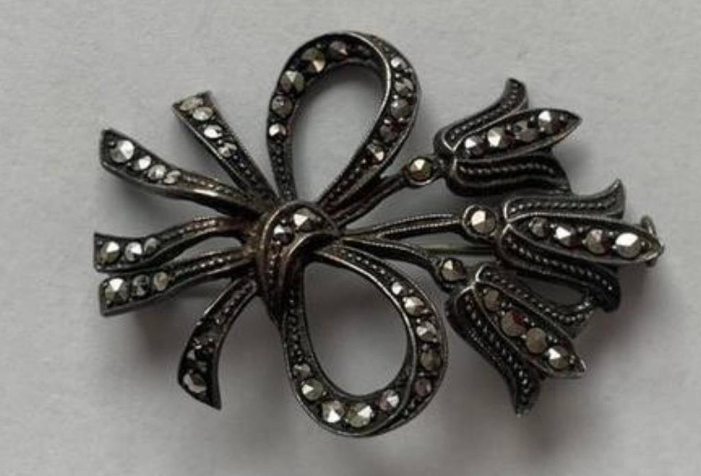 Mooie zilveren vintage broche, Bijoux, Sacs & Beauté, Bijoux anciens, Enlèvement, Argent, Broche