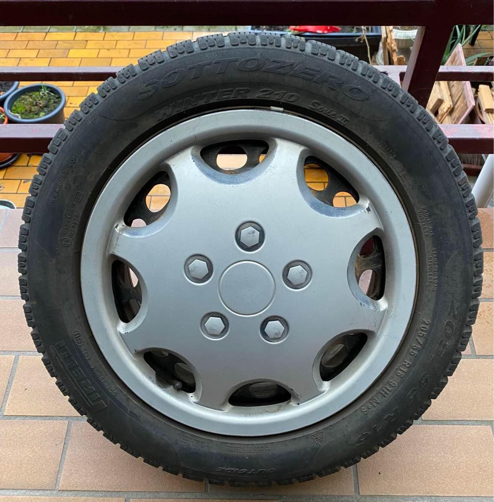 4 pneus hiver Pirelli Sottozero Winter 210 Série 2, Autos : Pièces & Accessoires, Pneus et Jantes, Pneus hiver, 16 pouces, 205 mm