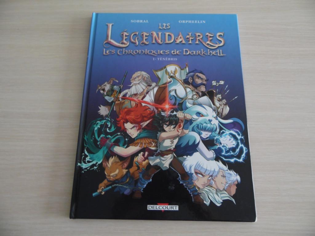 LES LÉGENDAIRES   LES CHRONIQUES DE DARKHELL    TOME 1, Livres, Enlèvement ou Envoi, Patrick Sobral, Une BD, Comme neuf
