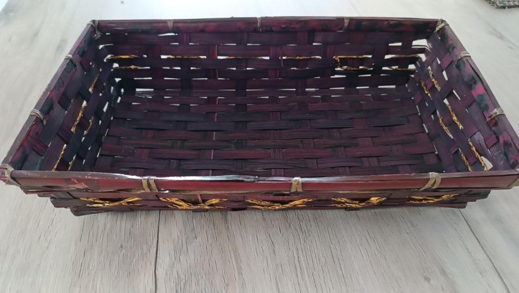 Rechthoekige rieten mand in bordeauxrood, Huis en Inrichting, Ophalen, Rechthoekig, Riet, Mand