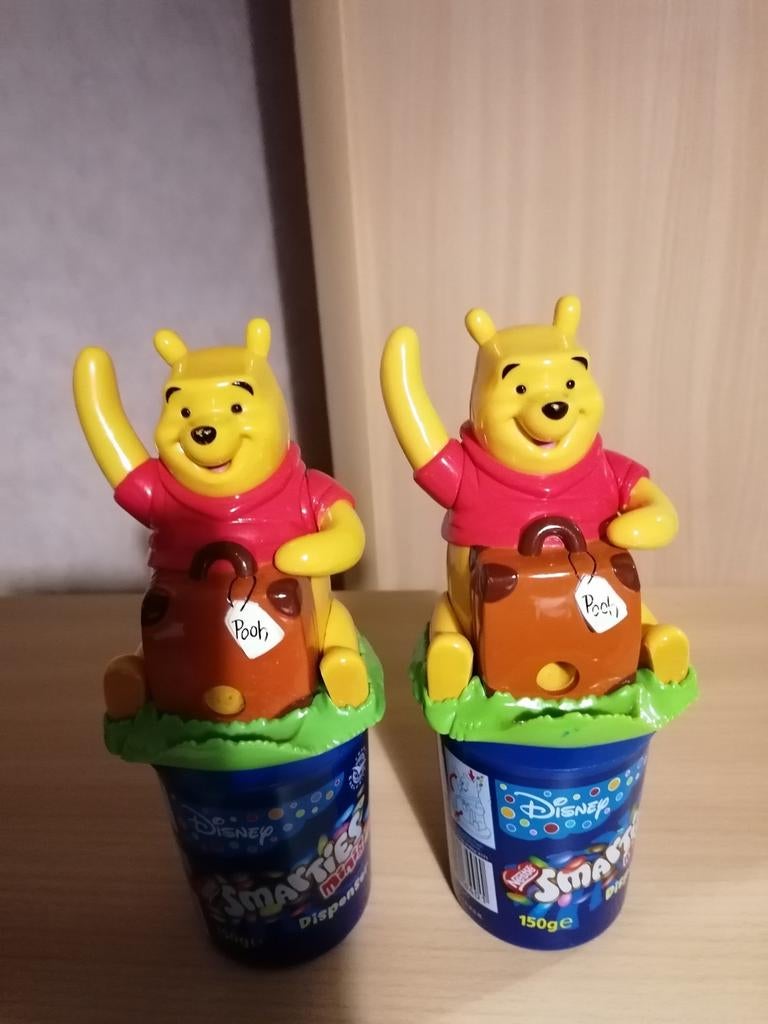 Pooh dispenser voor smarties 22 H 2 stuks, Verzamelen, Ophalen, Zo goed als nieuw