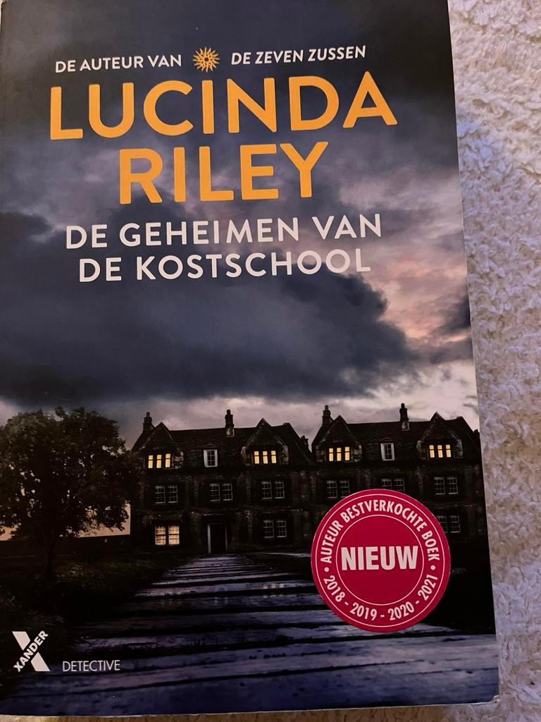Lucinda Riley - De geheimen van de kostschool, Boeken, Ophalen, Lucinda Riley
