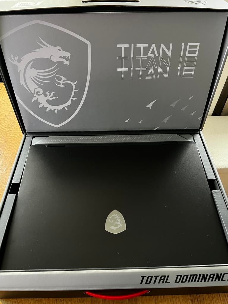 MSI TITAN ULTRAKRACHTIGE-RTX-5090-96 GB RAM-6TB, Computers en Software, Windows Laptops, Ophalen, 64 GB of meer, Met videokaart