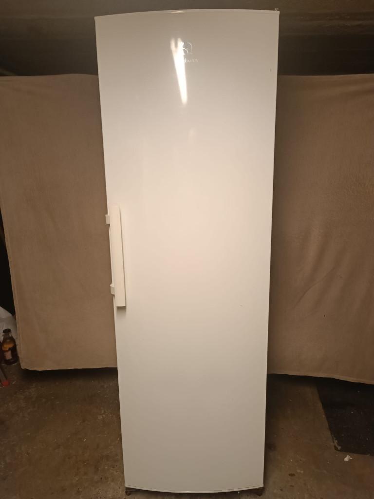 frigo, Classe énergétique A ou plus économe, 160 cm ou plus, Sans bac à congélation, Enlèvement