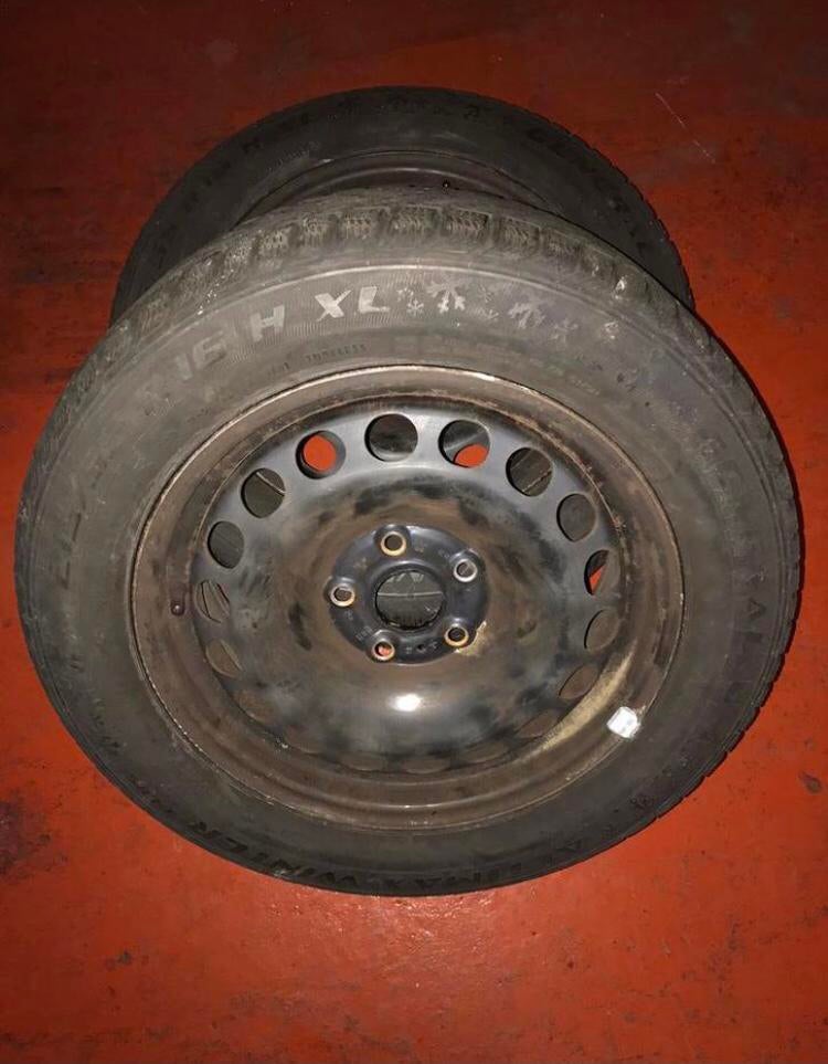 VW stalen velgen met winterbanden - 16 inch, Ophalen, Gebruikt, Volkswagen