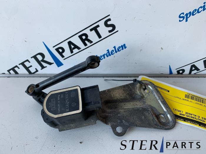Régulateur d'hauteur Xenon d'un Mercedes E-Klasse, Enlèvement ou Envoi, 3 mois de garantie, Utilisé, Mercedes-Benz