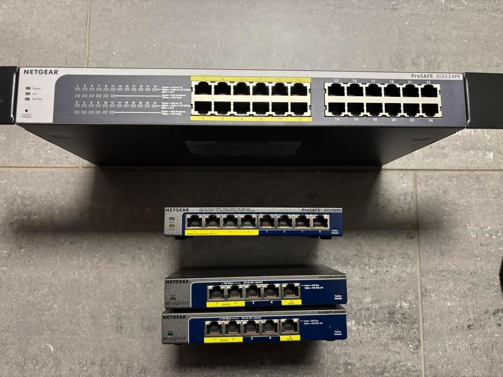 Netgear ProSAFE managed netwerk switches (meerdere), Computers en Software, Netwerk switches, Refurbished, Ophalen of Verzenden