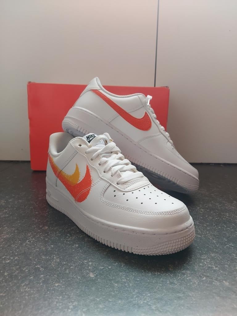 Nike air force 1'07 Spray Paint Swoosh White maat 38.5, Enlèvement ou Envoi, Neuf