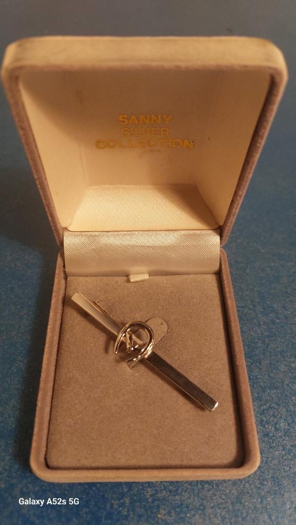 Pince à cravate pour les amateurs de chevaux., Bijoux, Sacs & Beauté, Bracelets à breloques, Enlèvement ou Envoi, Comme neuf, Pierre précieuse