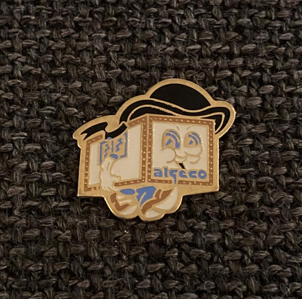 PIN - ALGECO - MODULAIRE HUISVESTING, Envoi, Utilisé, Autres sujets/thèmes, Insigne ou Pin's