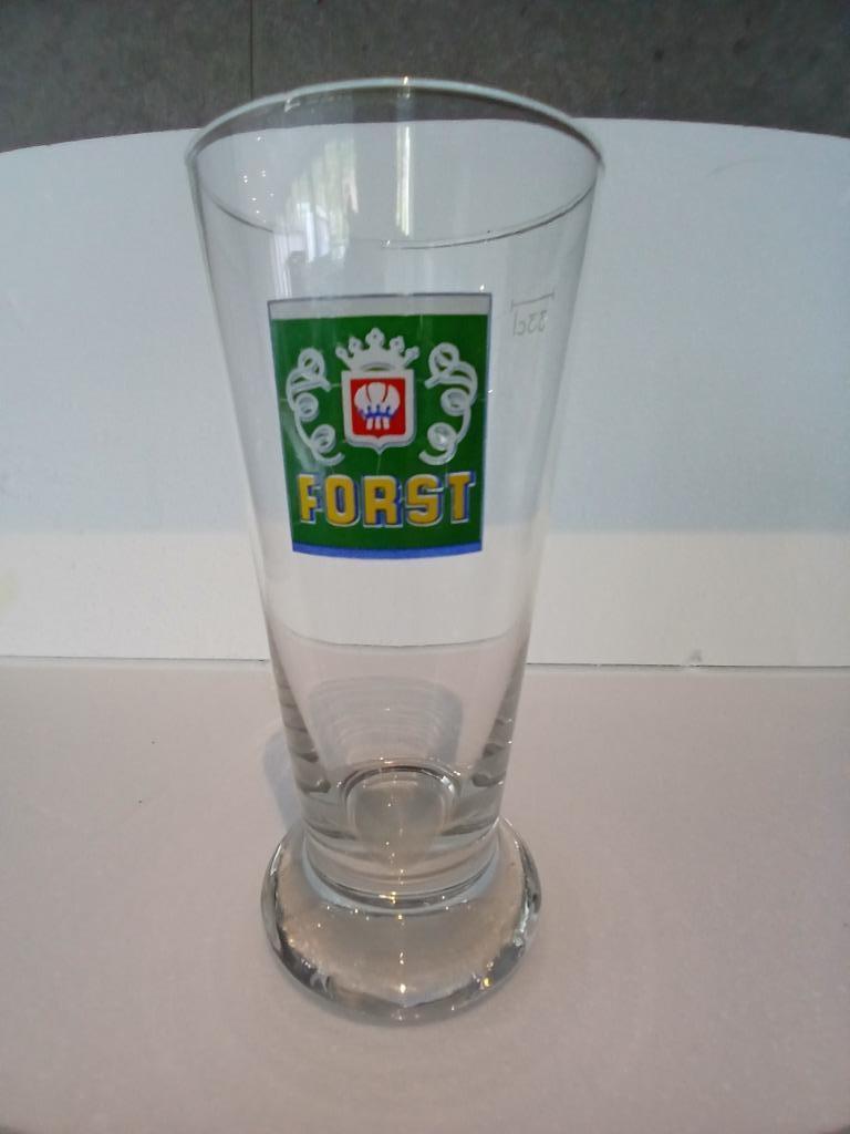 Oud uitlopend fluitglas van FORST van Bries Wielemans tot Fo, Verzamelen, Biermerken, Ophalen of Verzenden, Zo goed als nieuw